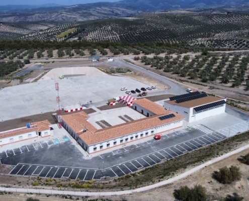 CONSTRUCCIÓN DE NUEVO CENTRO DE DEFENSA FORESTAL EN CAZORLA zona de aparcamiento