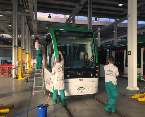 CONTRATO DE SERVICIOS PARA LIMPIEZA DE TALLERES Y COCHERAS Y PARADAS DEL TREN TRANVÍA BAHÍA DE CÁDIZ - limpieza de tranvía